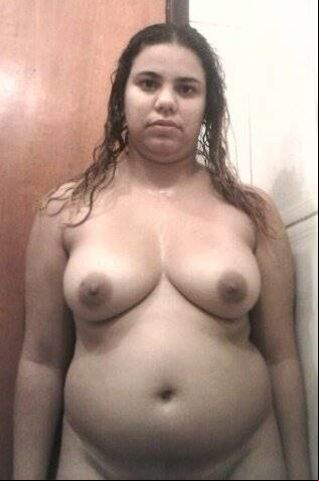 Gordinha deliciosa dos peitos grandes totalmente pelada de Itaboraí RJ